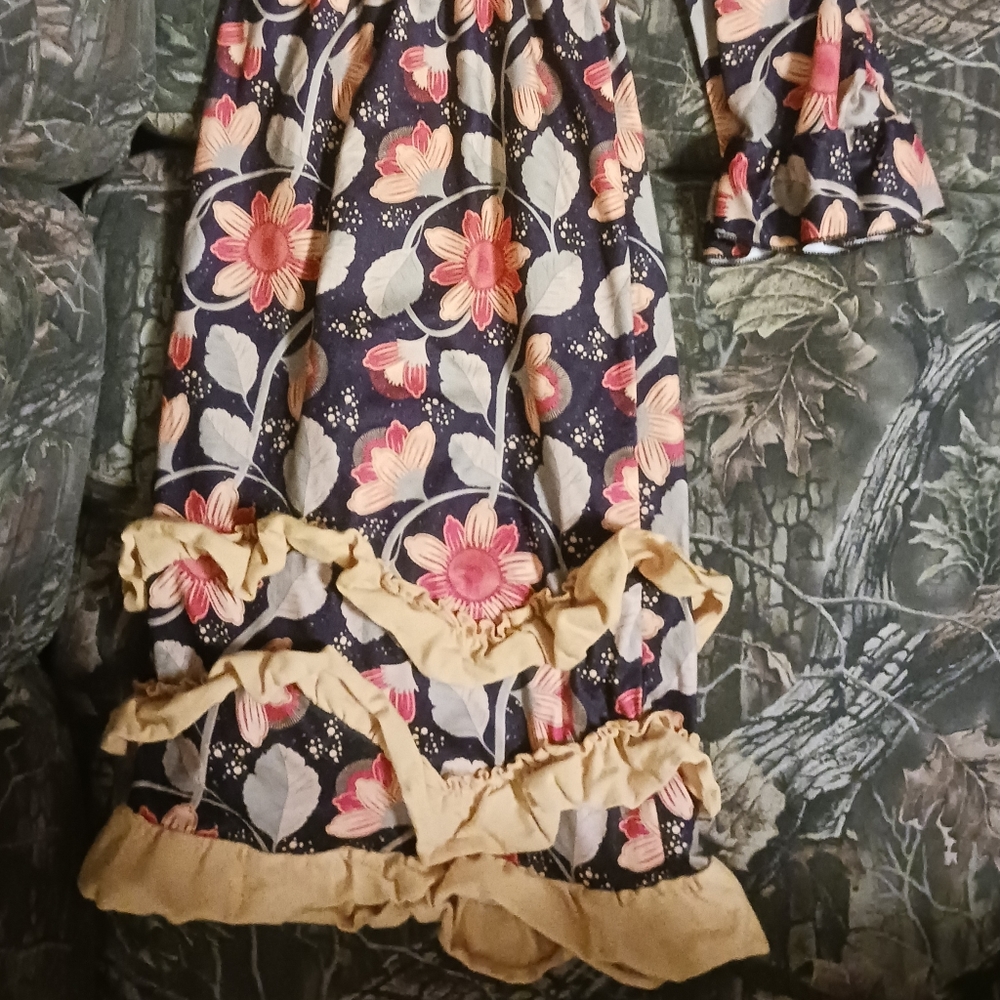 Girl's (10) Ruffle Flower Dress - Picture 2 of 7